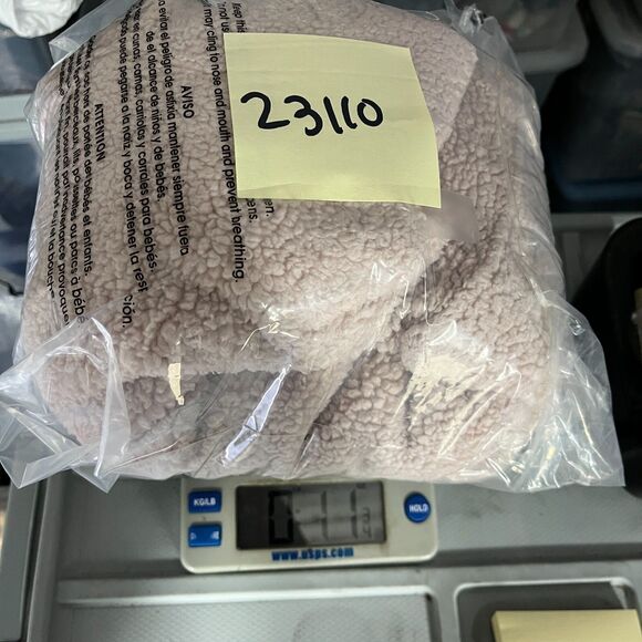 Bebe Logo Sherpa Sweater Pink Cozy Soft Casual Logo Plush Y2K Pullover MEDIUM - Picture 10 of 10